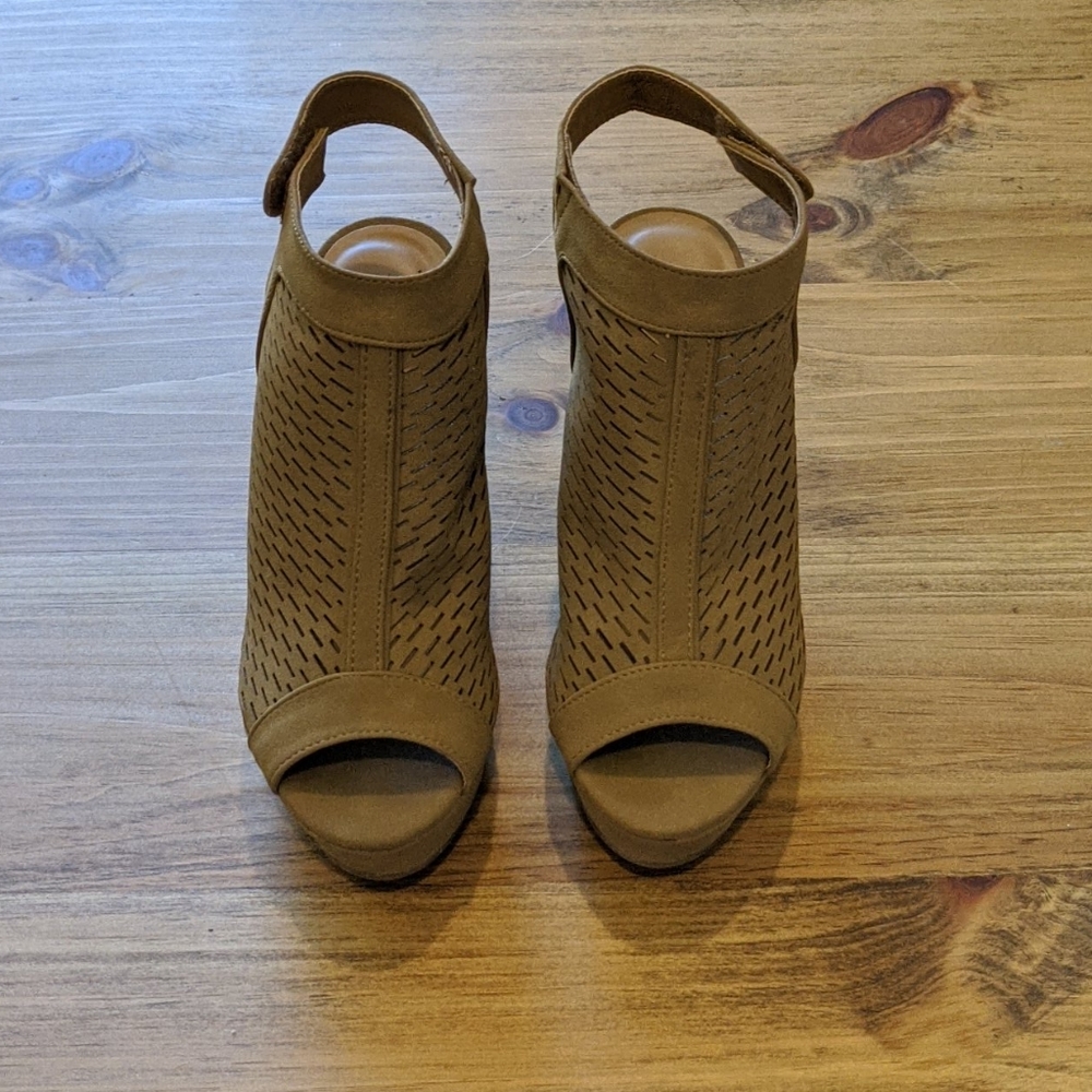 Women's wedge booties